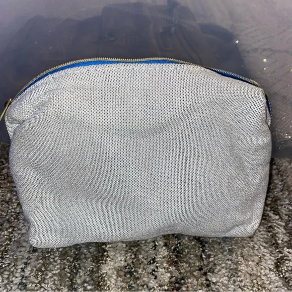 Blue Floral Print Canvas Cosmetic Bag (13) - Picture 3 of 7